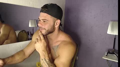 Snapshot of thybautsenses chatting on October 6, 4:52 am thybautsenses online show from October 6, 4:52 am