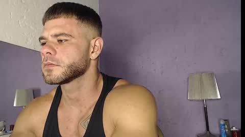 Snapshot of thybautsenses chatting on October 13, 6:26 am thybautsenses online show from October 13, 6:26 am