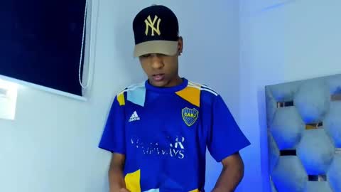 Snapshot of tiago_xxx_ chatting on October 17, 9:30 pm tiago_xxx_ online show from October 17, 9:30 pm