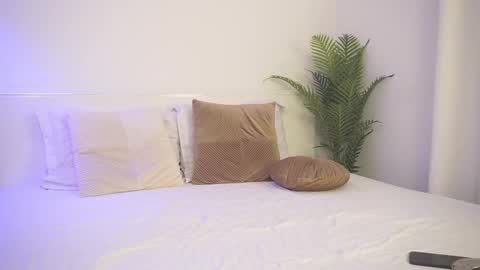 Anna online show from February 12, 7:50 pm