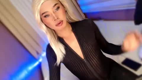 Sam online show from October 2, 8:13 am