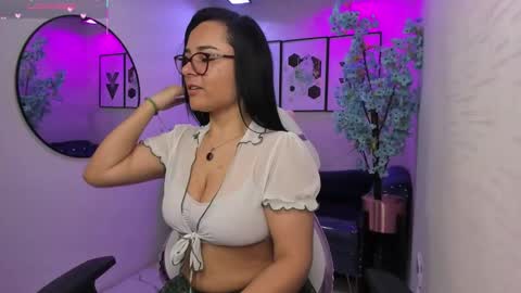 Tiara  online show from February 9, 7:16 pm