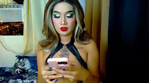 tiarrafoxs online show from January 5, 7:39 pm