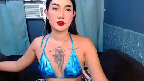 tiarrafoxs online show from December 1, 4:43 am