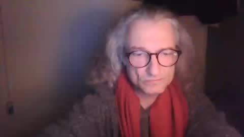 tiddles12345 online show from April 22, 11:45 pm