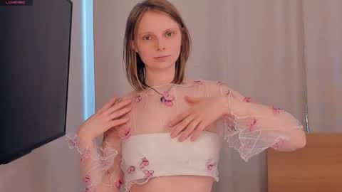 Lily online show from March 4, 9:28 am