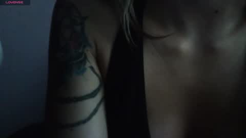 Snapshot of tifanny_a chatting on October 22, 9:49 pm Tifanny online show from October 22, 9:49 pm