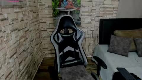 leidy online show from November 29, 9:06 am