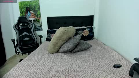 Snapshot of tifanny_fiire chatting on January 16, 4:49 am leidy online show from January 16, 4:49 am