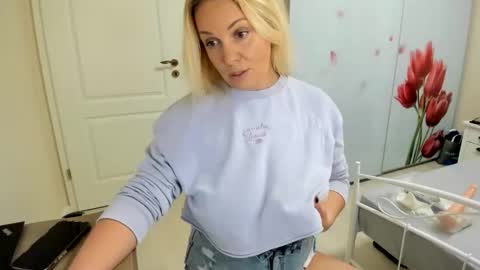 Tiffany your girl next door online show from February 25, 6:22 pm