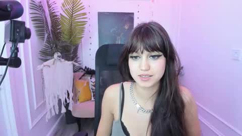 tiffanyyoun online show from October 19, 12:21 pm