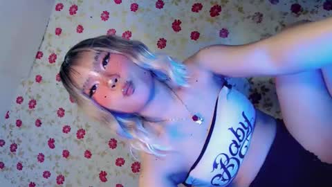 tight_elliana online show from April 22, 9:44 pm