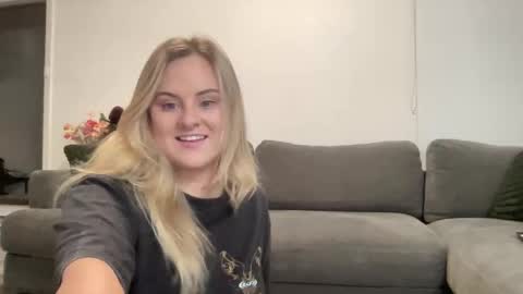 Lexi online show from June 11, 10:02 am