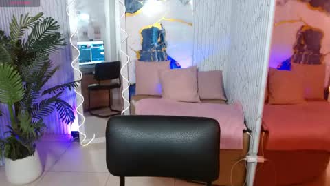 Tiiana online show from April 18, 2:57 am