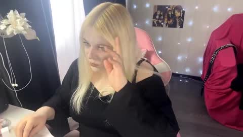 Tina  online show from April 3, 6:42 am