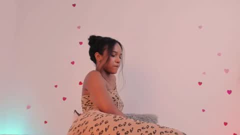 T I N A online show from September 10, 5:58 pm