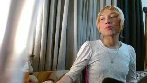 tini_mix206927 online show from March 27, 11:06 pm