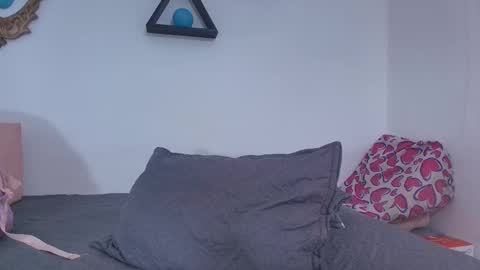 tinkerbell online show from March 8, 7:31 pm