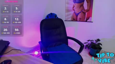 I AM BELLA  ----------- follow my  IG  TINNS 69 online show from February 19, 3:28 am