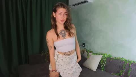 Molly online show from October 27, 2:28 pm