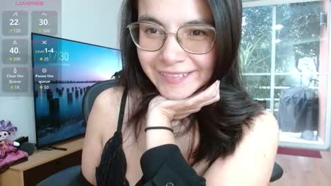 Tiny Caroline online show from November 12, 11:29 pm