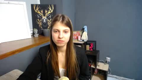 Snapshot of tiny_felicity chatting on March 10, 10:28 am Gloria online show from March 10, 10:28 am