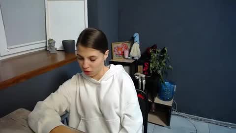 Snapshot of tiny_felicity chatting on March 5, 10:55 am Gloria online show from March 5, 10:55 am