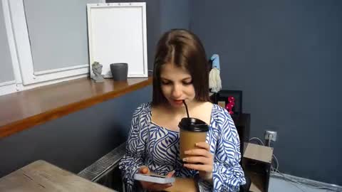 Snapshot of tiny_felicity chatting on March 12, 7:13 am Gloria online show from March 12, 7:13 am