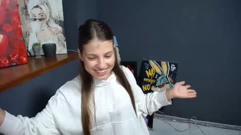 Snapshot of tiny_felicity chatting on September 15, 6:37 am Gloria online show from September 15, 6:37 am