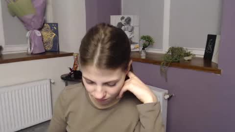Snapshot of tiny_felicity chatting on February 27, 7:47 pm Gloria online show from February 27, 7:47 pm