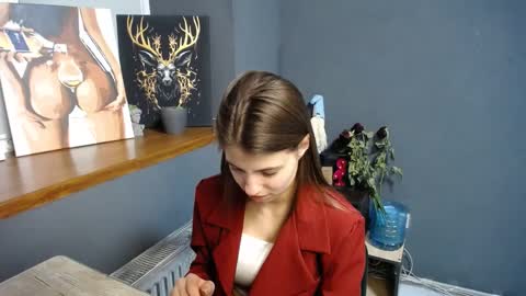 Snapshot of tiny_felicity chatting on March 8, 8:11 am Gloria online show from March 8, 8:11 am