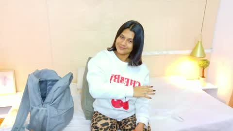 tiny_whore18 online show from March 31, 8:04 am