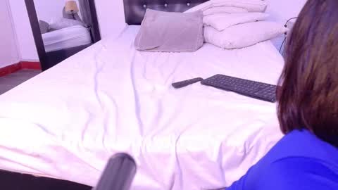 tiny_whore18 online show from March 17, 5:18 pm