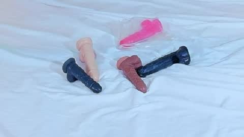 tiny_whore18 online show from April 24, 3:58 pm