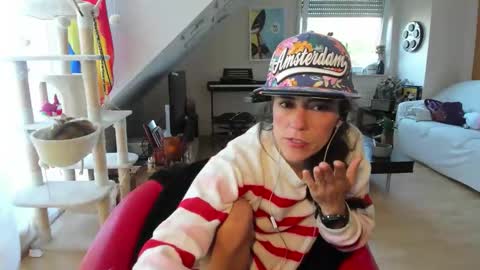 Snapshot of tiny_williams chatting on September 14, 6:48 am Tiny online show from September 14, 6:48 am