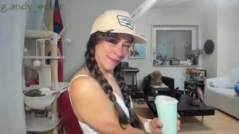 Snapshot of tiny_williams chatting on September 23, 4:06 am Tiny online show from September 23, 4:06 am