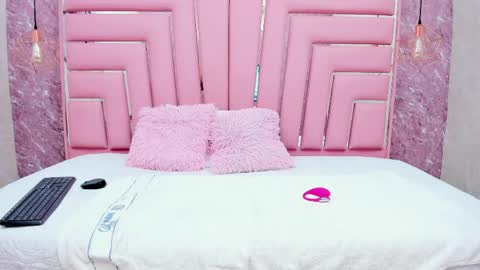 tinykataleya online show from June 1, 11:33 am