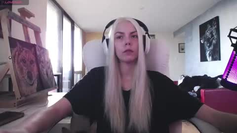 stage Kylie Sinner  brand CLITBAIT online show from September 13, 10:12 pm