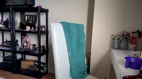 stage Kylie Sinner  brand CLITBAIT online show from February 25, 6:33 pm