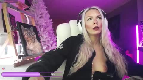 stage Kylie Sinner  brand CLITBAIT online show from February 24, 10:24 pm