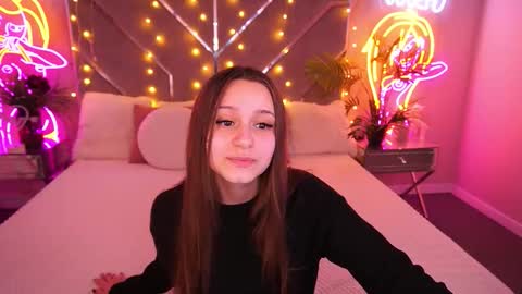 tinynataliee online show from March 18, 2:56 pm