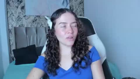 tinysophi online show from July 8, 3:48 pm