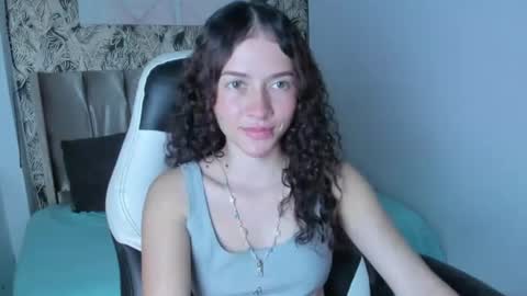 tinysophi online show from July 5, 3:19 pm