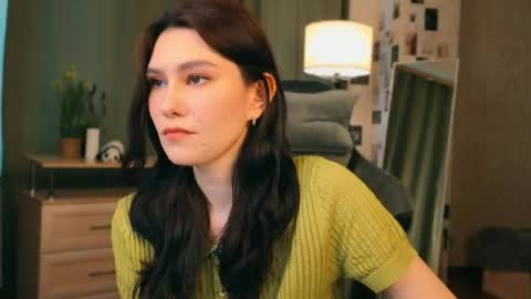 Polly online show from April 17, 1:13 pm