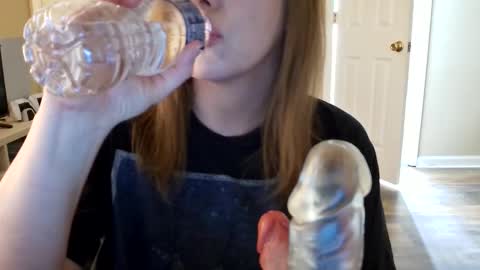 tinywithtiddies online show from April 23, 3:36 am