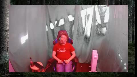 Snapshot of tmosmun chatting on November 1, 9:58 pm Tim online show from November 1, 9:58 pm