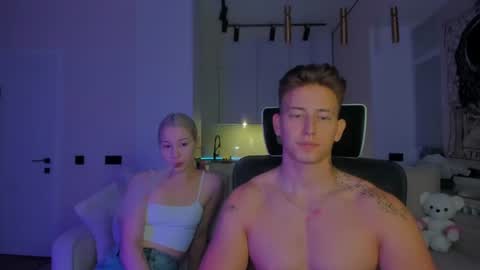 Ariana and Oliver online show from July 25, 6:39 pm