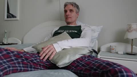 Daniel Bisexual uncut 20cm online show from March 2, 7:54 am