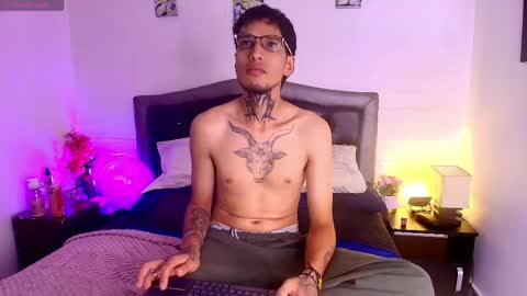 toji_zenni online show from May 13, 5:06 am