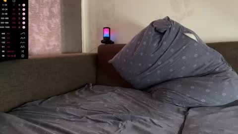 Snapshot of toksik69rus chatting on October 21, 8:19 am Max online show from October 21, 8:19 am